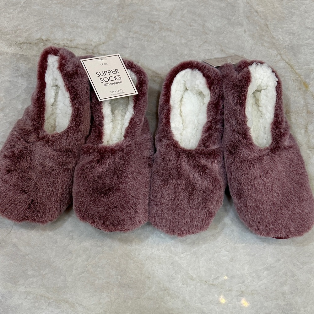 New Set of 2 Plush Slipper Socks with grippers in Mauve